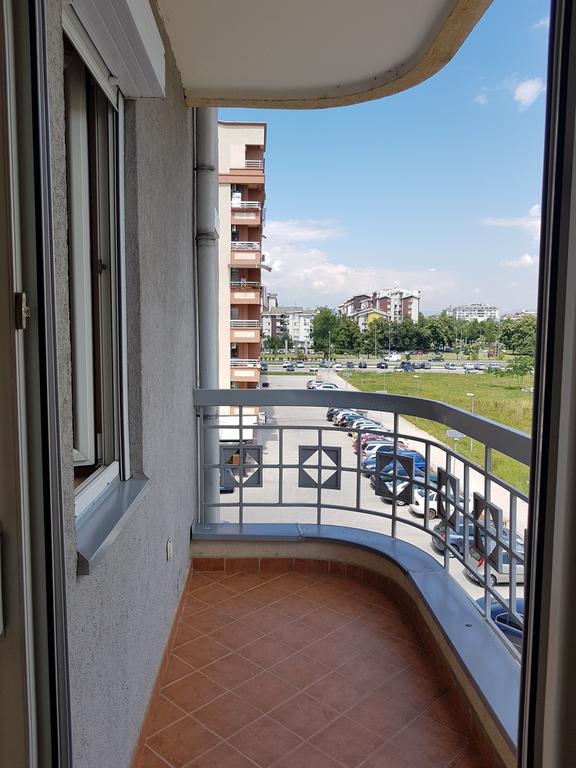 Cozy Home In Skopje Ngoại thất bức ảnh