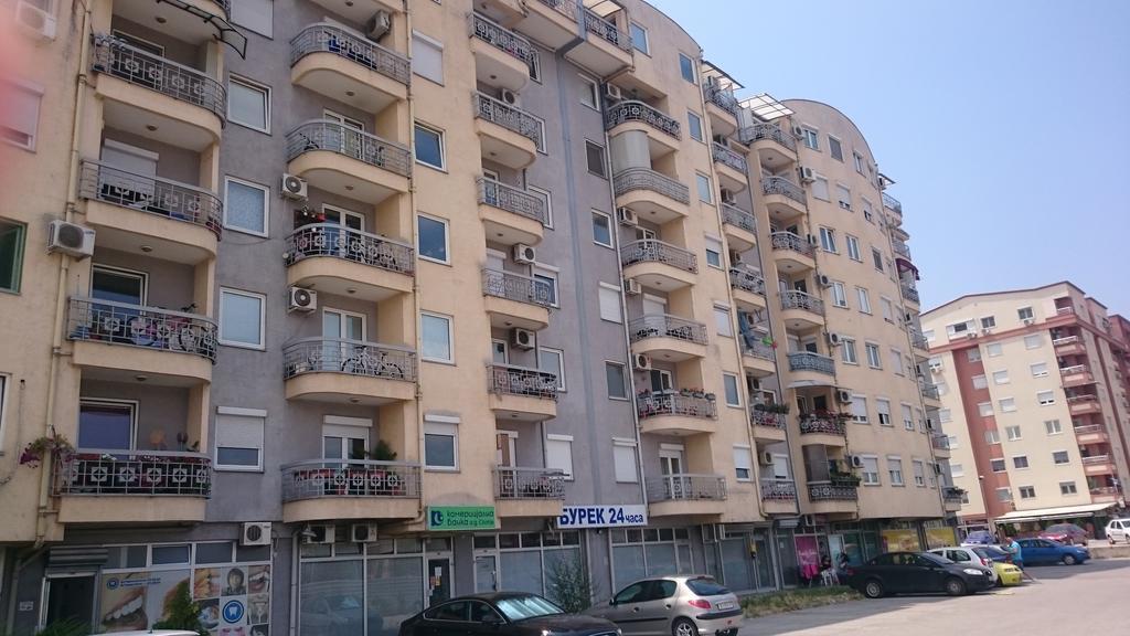 Cozy Home In Skopje Ngoại thất bức ảnh