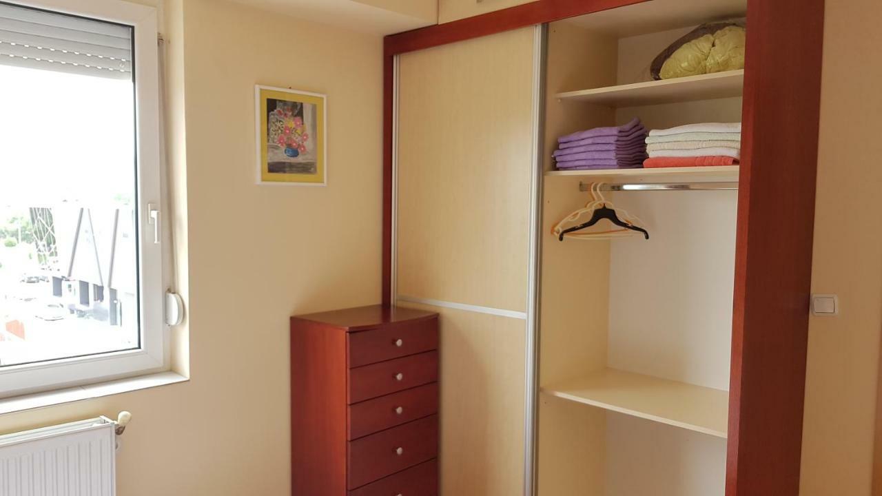 Cozy Home In Skopje Ngoại thất bức ảnh