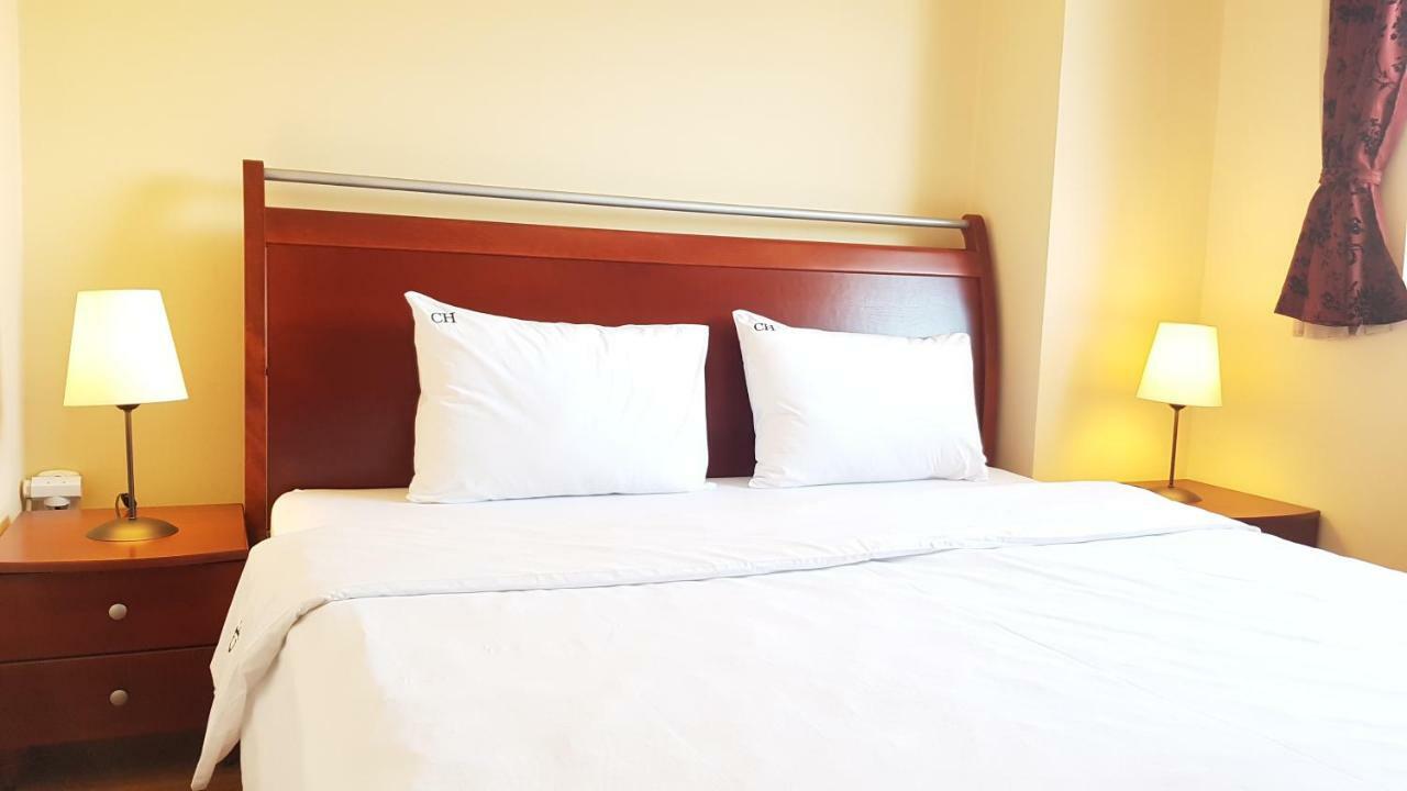 Cozy Home In Skopje Ngoại thất bức ảnh